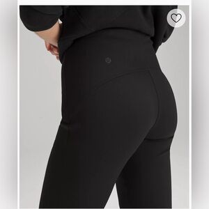 Black Lululemon Smooth Fit Pull-On High-Rise Pant
Regular Size 4